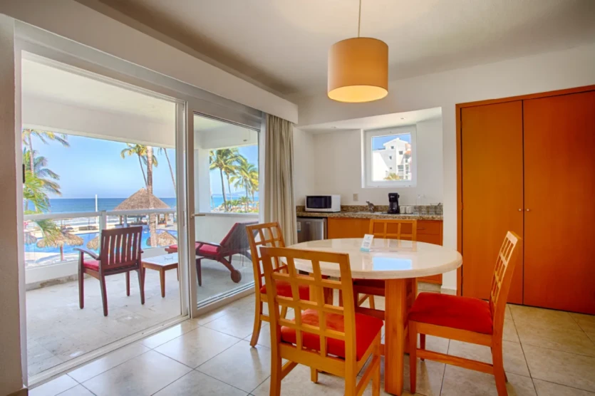 Emotions Select One-bedroom Suite Oceanfront